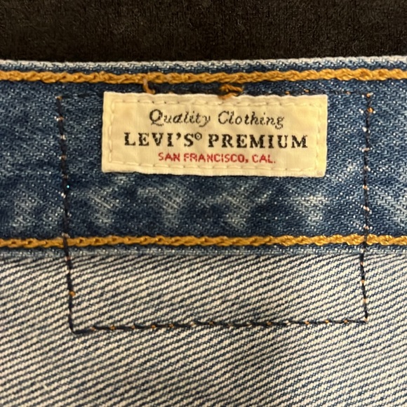 Levi’s 501 Jean shorts - Picture 6 of 8